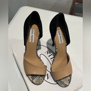 Steve Madden high heels, like new just worn once, size 8